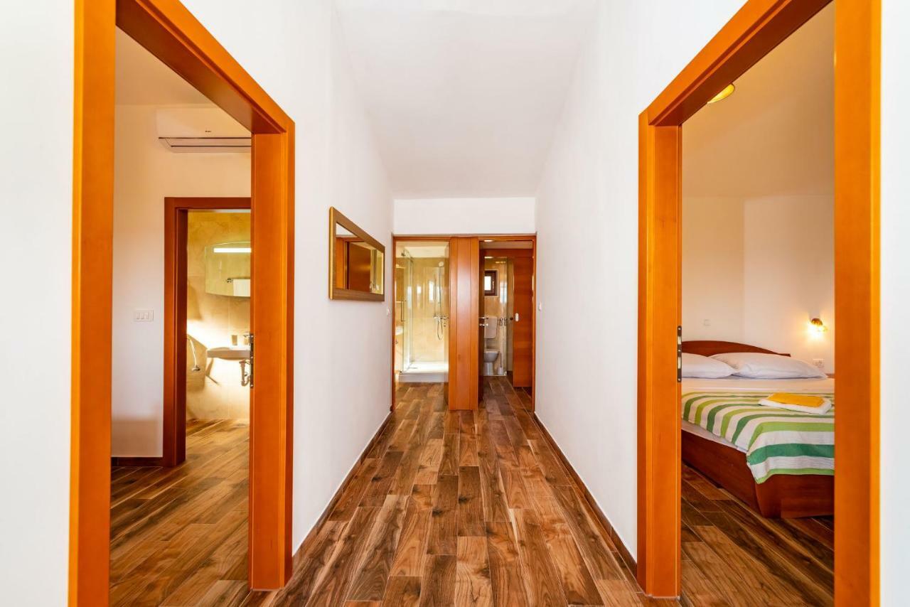 Apartment Adam สตารีกราด-ปาเคลนีซา ภายนอก รูปภาพ