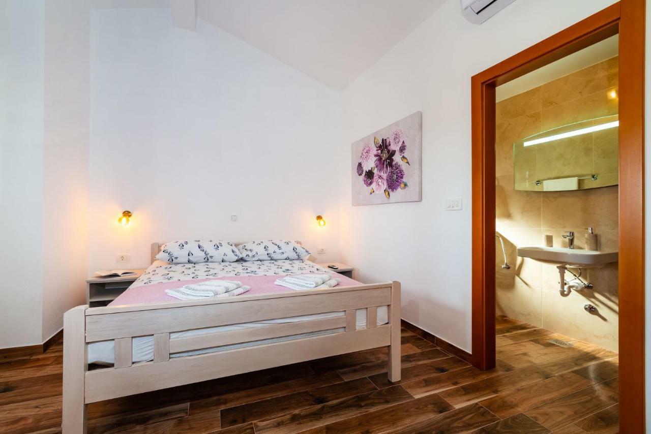 Apartment Adam สตารีกราด-ปาเคลนีซา ภายนอก รูปภาพ